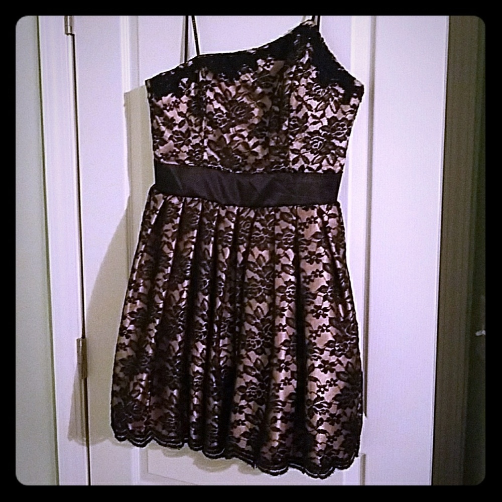 Vintage formal dress..fits like 7/8